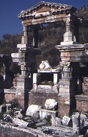 Ephese - fontaine trajan ephse